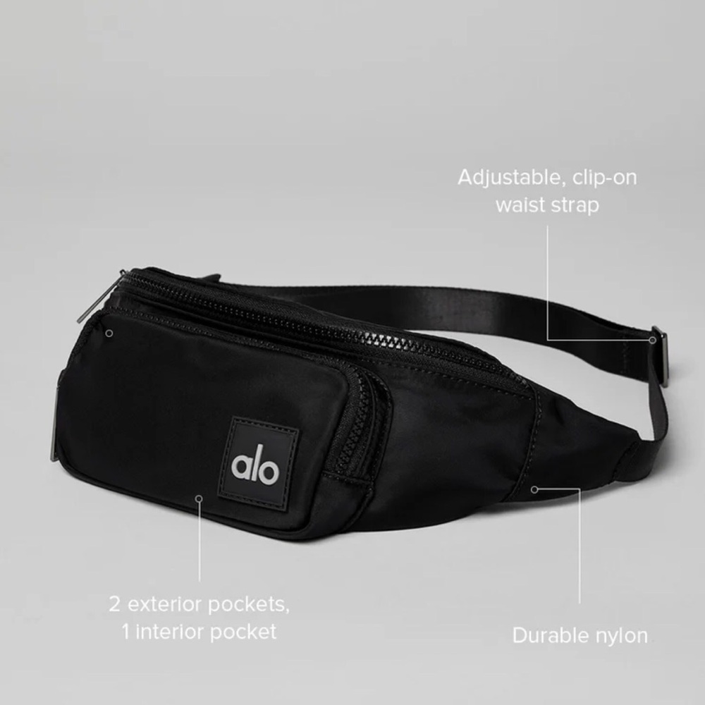 Alo Yoga Explorer Fanny Pack Black - Picture 3 of 15
